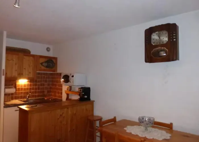 With Mountain View In Apartment Barcelonnette